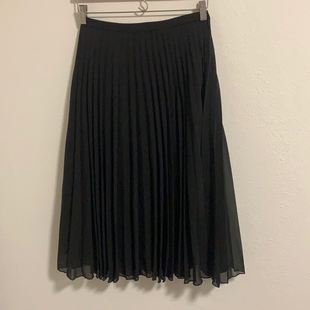 ASOS pleated Skirt ! Size 4 petite